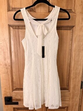 NWT Sleeveless Cream Lace Bow-Back Dress (Beautiful Graduation Dress)